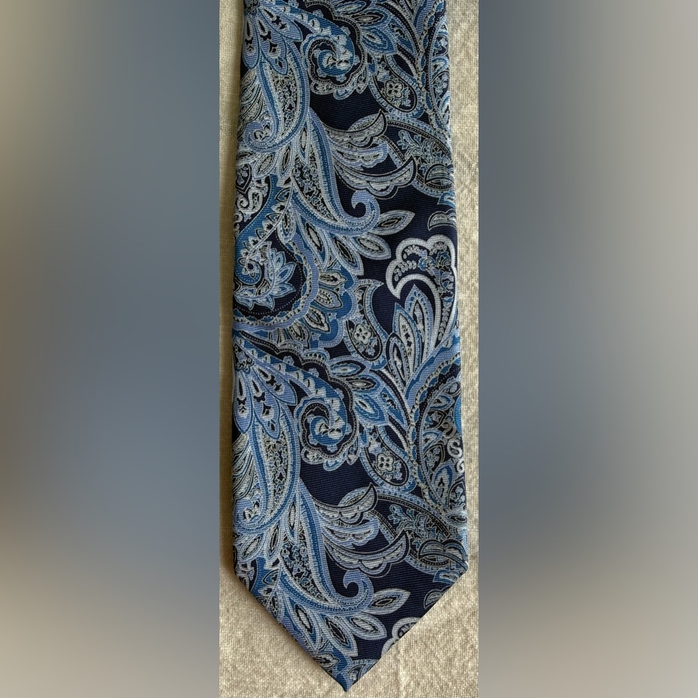 Vintage Express Blue and Cream Paisley Tie